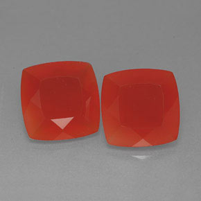 カラットの天然レッドオレンジカーネリアン（10.1×10 mm・クッションカット）