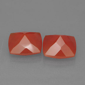 カラットの天然レッドオレンジカーネリアン（10.1×10 mm・クッションカット）