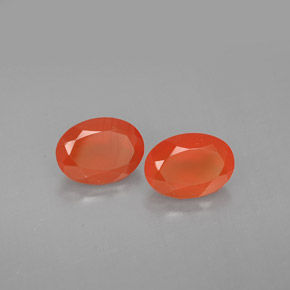 カラットの天然オレンジカーネリアン（6.9×5.2 mm・透明）