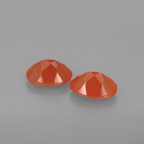 カラットの天然オレンジカーネリアン（6.9×5.2 mm・透明）
