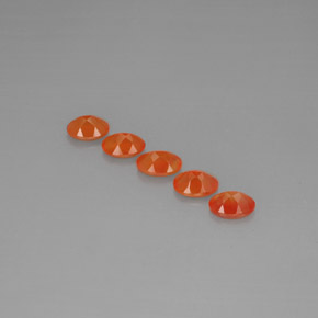 カラットの天然レッドオレンジカーネリアン（6.9×5.1 mm・透明）
