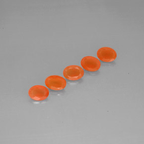 カラットの天然レッドオレンジカーネリアン（7.1×5.2 mm・透明）