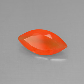 1.40カラットの天然レッドオレンジカーネリアン（11.8×6 mm・透明）