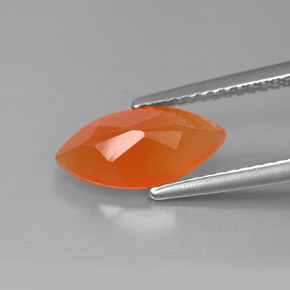 1.70カラットの天然レッドオレンジカーネリアン（12×5.9 mm・透明）