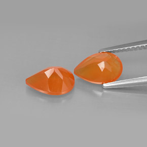 カラットの天然オレンジカーネリアン（8.8×6.1 mm・透明）