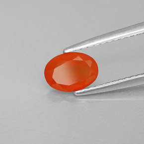 0.68カラットの天然レッドオレンジカーネリアン（7×5.1 mm・透明）