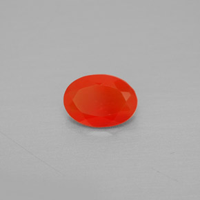 0.66カラットの天然レッドオレンジカーネリアン（7×5 mm・透明）