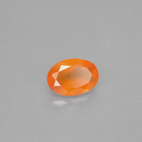 0.70カラットの天然オレンジカーネリアン（7.1×5 mm・透明）