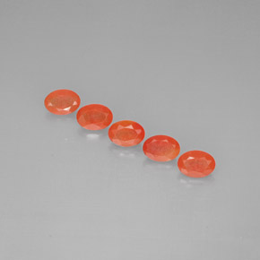 カラットの天然レッドオレンジカーネリアン（7.1×5.1 mm・透明）