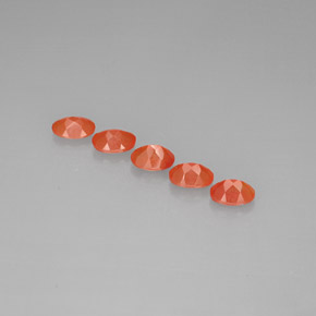 カラットの天然レッドオレンジカーネリアン（7.1×5.1 mm・透明）