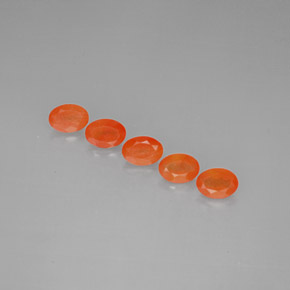 カラットの天然レッドオレンジカーネリアン（7.1×5.1 mm・透明）