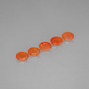 カラットの天然レッドオレンジカーネリアン（7.1×5.1 mm・透明）