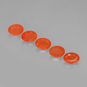 カラットの天然レッドオレンジカーネリアン（7×5.2 mm・透明）