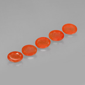 カラットの天然レッドオレンジカーネリアン（7×5.2 mm・透明）