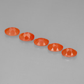 カラットの天然レッドオレンジカーネリアン（7×5.2 mm・透明）