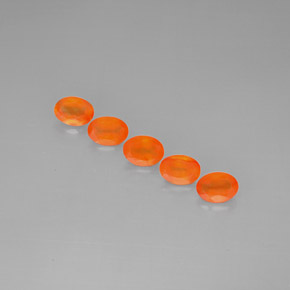 カラットの天然オレンジカーネリアン（7×5.2 mm・透明）