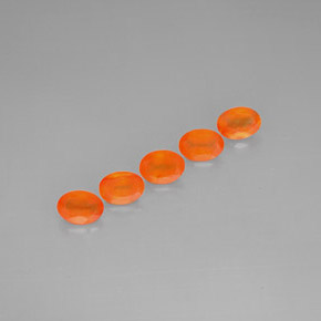 カラットの天然オレンジカーネリアン（7×5.2 mm・透明）