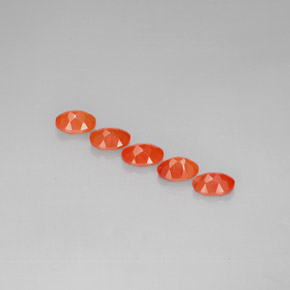 カラットの天然レッドオレンジカーネリアン（7×5.2 mm・透明）