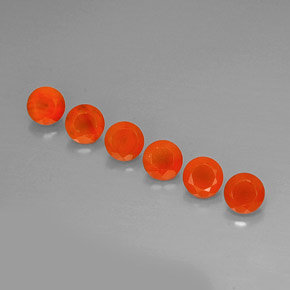 カラットの天然レッドオレンジカーネリアン（5.08 mm・透明）