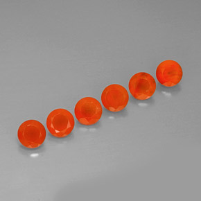 カラットの天然レッドオレンジカーネリアン（5.08 mm・透明）