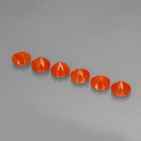 カラットの天然レッドオレンジカーネリアン（5.08 mm・透明）
