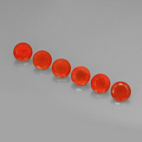 カラットの天然レッドオレンジカーネリアン（5.12 mm・透明）