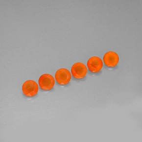 カラットの天然オレンジカーネリアン（5.10 mm・透明）