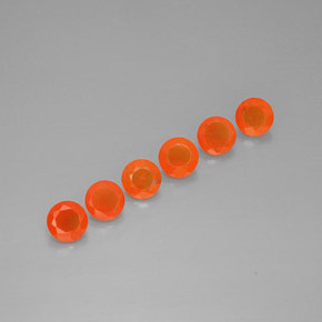 カラットの天然オレンジカーネリアン（5.05 mm・透明）