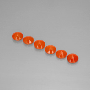 カラットの天然オレンジカーネリアン（5.05 mm・透明）