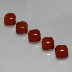 カラットの天然赤みがかった茶カーネリアン（6.1×6 mm・クッションカット）