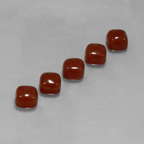 カラットの天然オレンジカーネリアン（6.2×6.2 mm・クッションカット）