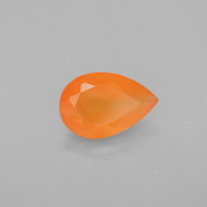 1.29カラットの天然オレンジカーネリアン（9.1×6.1 mm・透明）