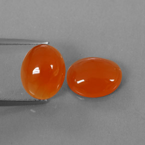 カラットの天然オレンジカーネリアン（10.2×8.4 mm・透明）