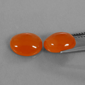 カラットの天然オレンジカーネリアン（10.2×8.4 mm・透明）
