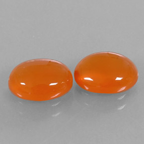 カラットの天然オレンジカーネリアン（9×7 mm・透明）