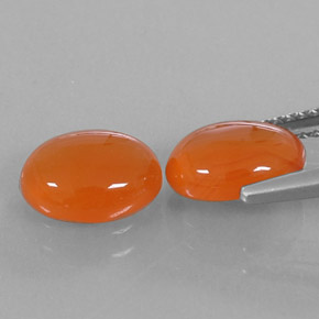 カラットの天然オレンジカーネリアン（9×7 mm・透明）
