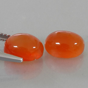 カラットの天然オレンジカーネリアン（9×6.9 mm・透明）