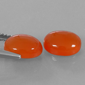 カラットの天然オレンジカーネリアン（9×7 mm・透明）
