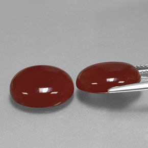 カラットの天然茶色がかった赤カーネリアン（14.1×12.1 mm・オーバルカット）