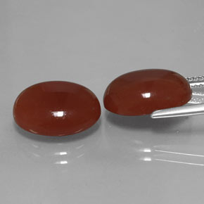 カラットの天然茶色がかった赤カーネリアン（14.1×12 mm・オーバルカット）