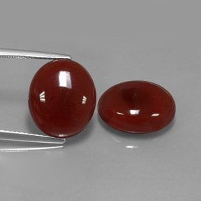 カラットの天然レッドオレンジカーネリアン（14×12.1 mm・オーバルカット）