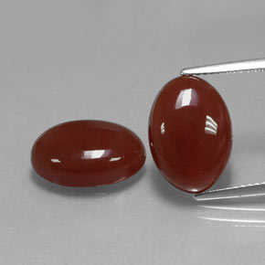 カラットの天然茶色がかった赤カーネリアン（14.1×10.1 mm・オーバルカット）