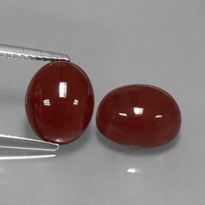 カラットの天然茶色がかった赤カーネリアン（10.1×8.1 mm・オーバルカット）
