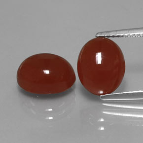 カラットの天然茶色がかった赤カーネリアン（10×8 mm・オーバルカット）