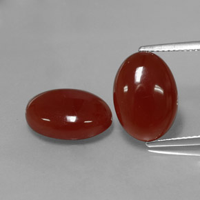 カラットの天然茶色がかった赤カーネリアン（14×10.1 mm・オーバルカット）