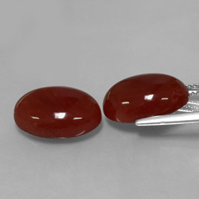 カラットの天然茶色がかった赤カーネリアン（13.9×9.8 mm・オーバルカット）