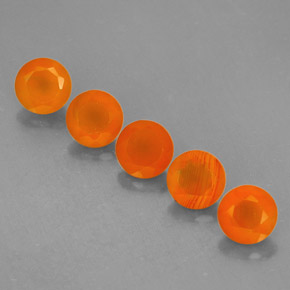 カラットの天然オレンジカーネリアン（5.03 mm・透明）