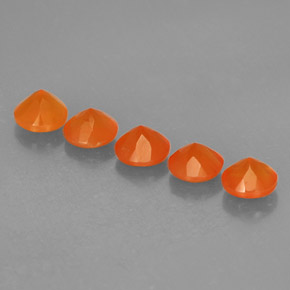 カラットの天然オレンジカーネリアン（5.03 mm・透明）