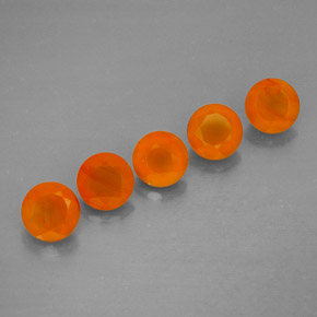 カラットの天然オレンジカーネリアン（5.06 mm・透明）