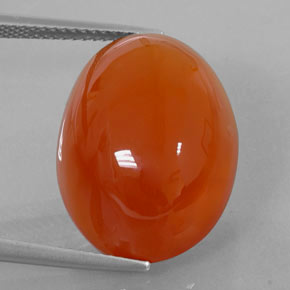 18.75カラットの天然オレンジカーネリアン（20×15.1 mm・オーバルカット）